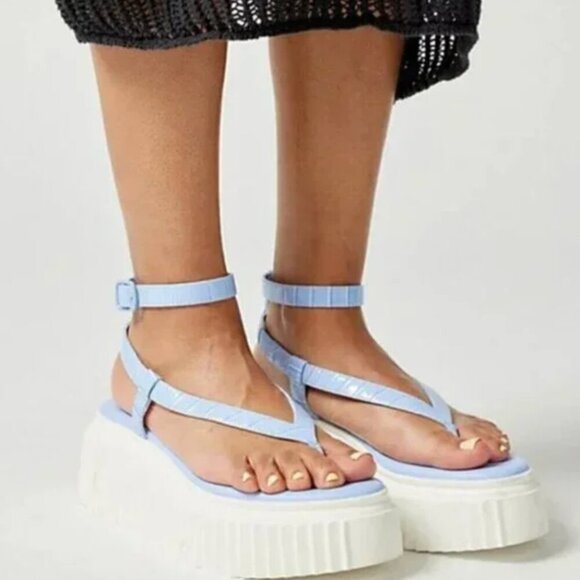 Circus by Sam Edelman Elana Buckle Ankle Strap Platform Sandals - Picture 5 of 7